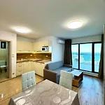 Cabacum Pleasure Beachfront - 50m To And Pool Варна