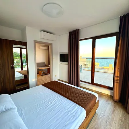 Cabacum Pleasure Beachfront - 50m To And Pool Aparthotel 3*