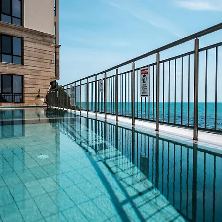 Апартхотел Cabacum Pleasure Beachfront - 50m To And Pool Варна